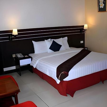 Grand Antares Hotel Medan Exteriör bild