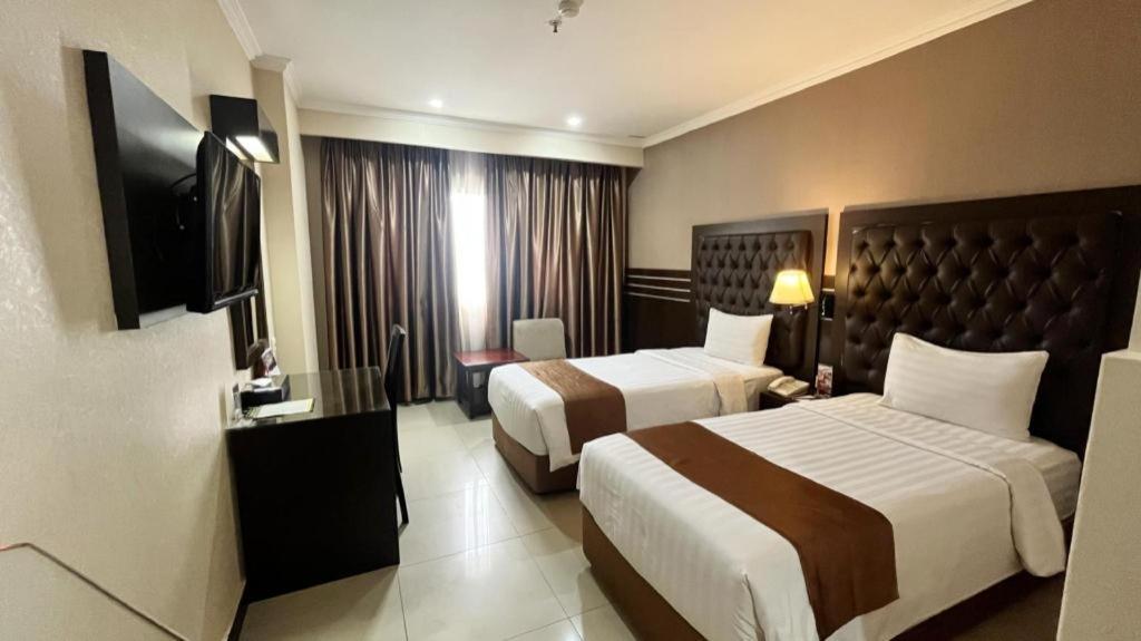 Grand Antares Hotel Medan Exteriör bild