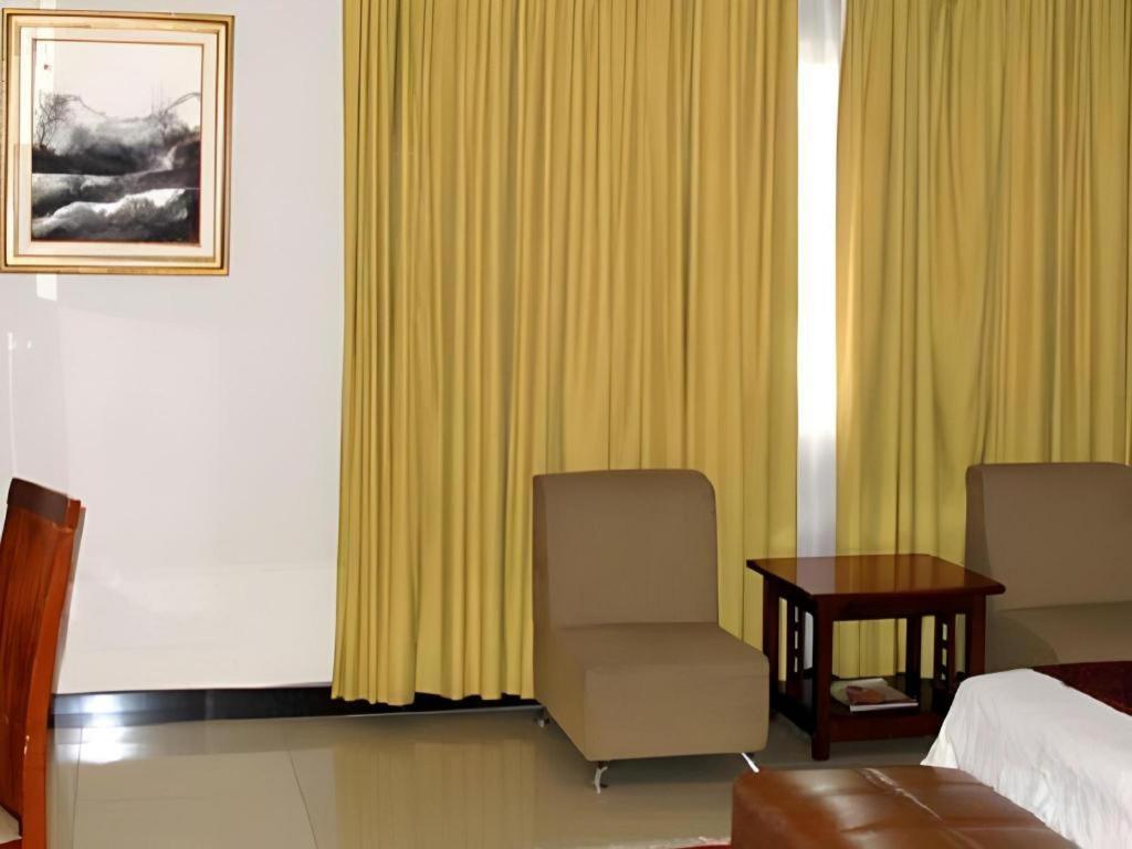 Grand Antares Hotel Medan Exteriör bild