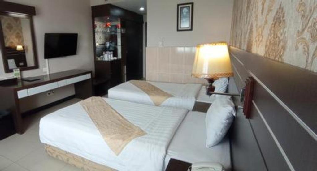 Grand Antares Hotel Medan Exteriör bild