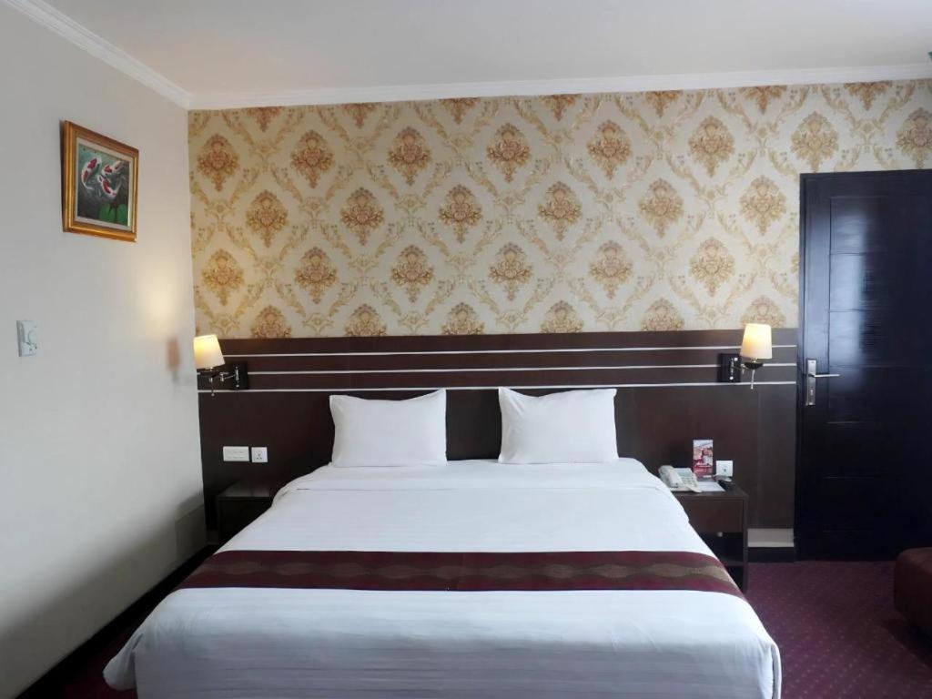 Grand Antares Hotel Medan Exteriör bild