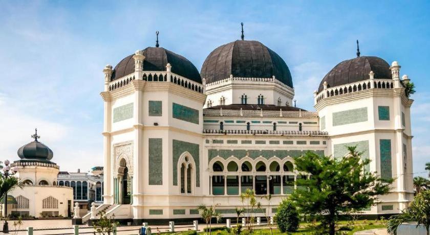 Grand Antares Hotel Medan Exteriör bild