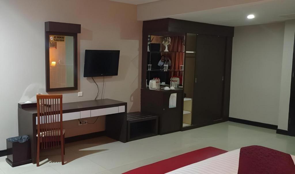 Grand Antares Hotel Medan Exteriör bild
